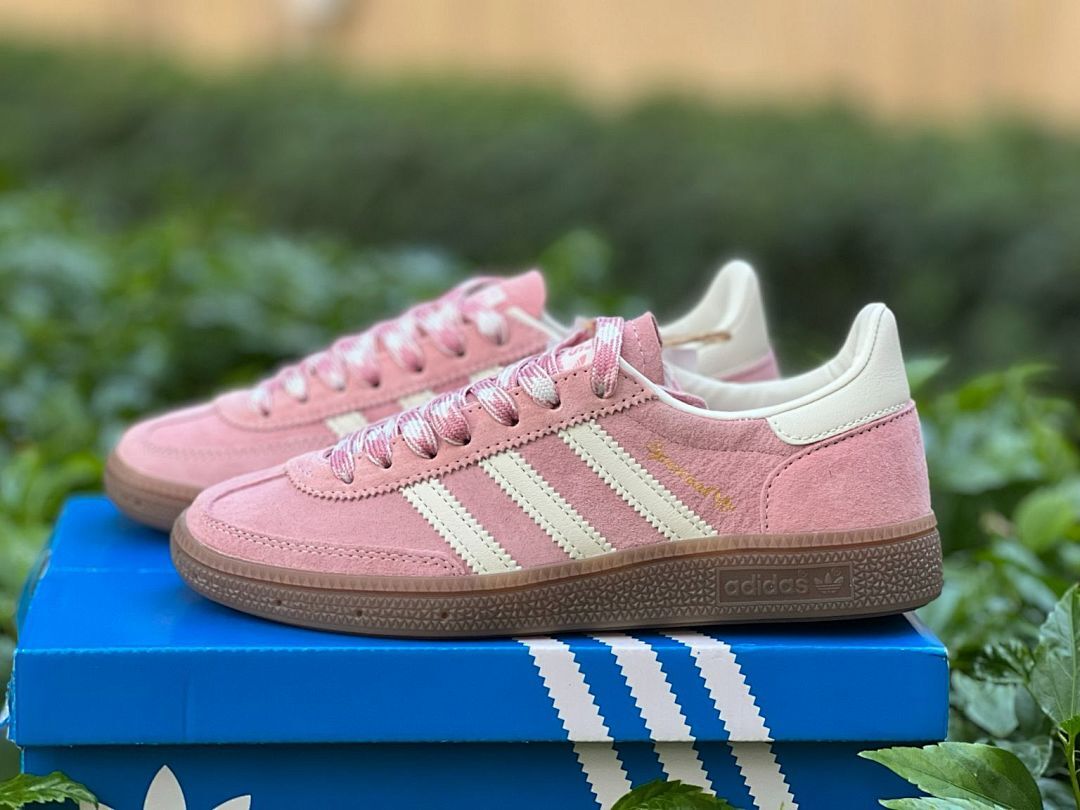 Adidas Handball Spezial IF6561 Women's Clear Pink Suede Cloud White Stripes Gum Sole Retro Sneakers Trainers Shoes