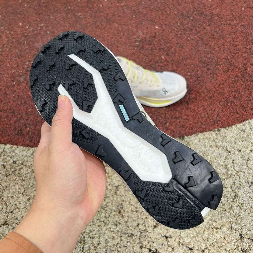 On Running Cloudboom Echo 3 Performance Carbon Plate Running Shoes Undyed White Neon Yellow
