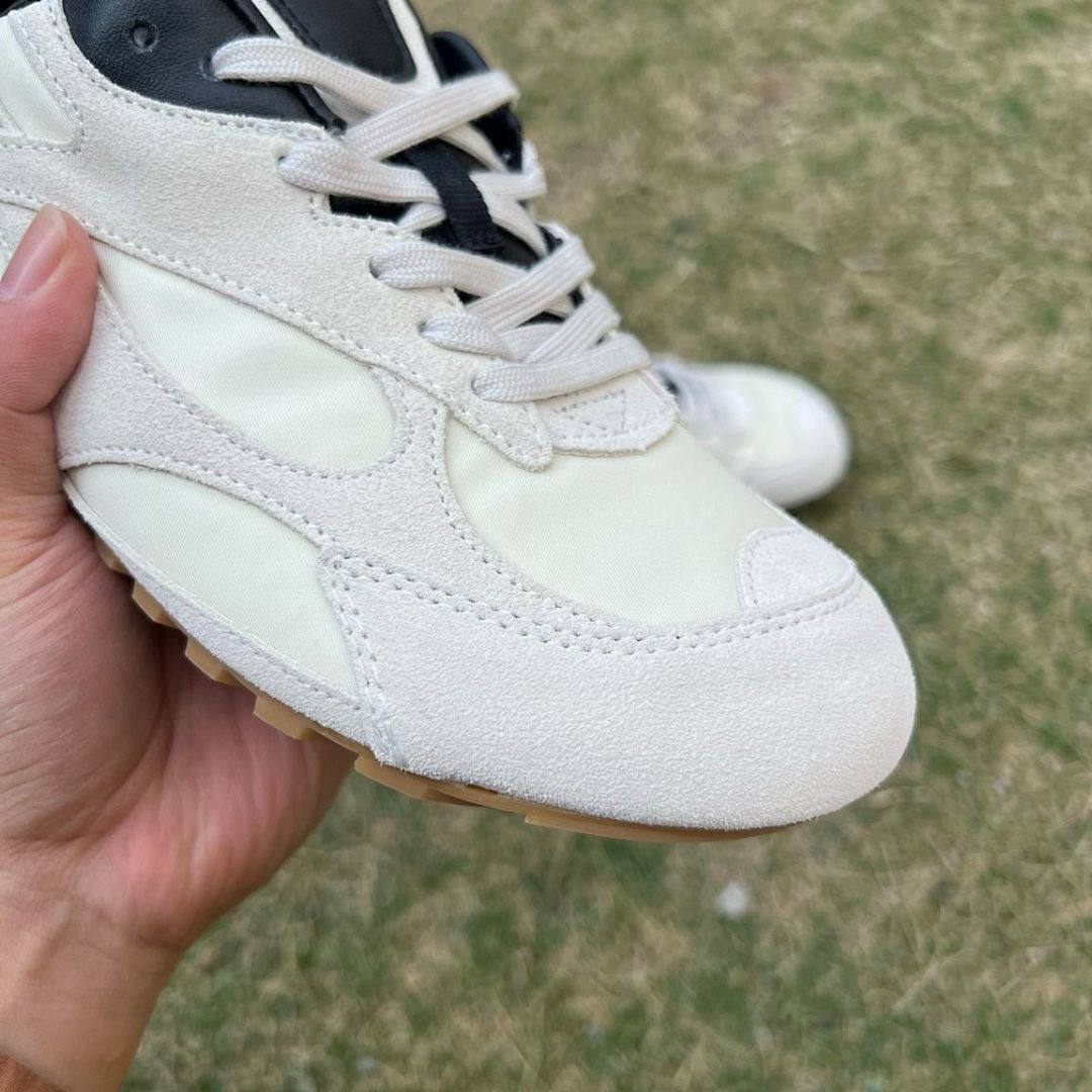 Reebok Aztrek 96 DV6641 Light Sand Cream Black Gum Retro Running Sneakers