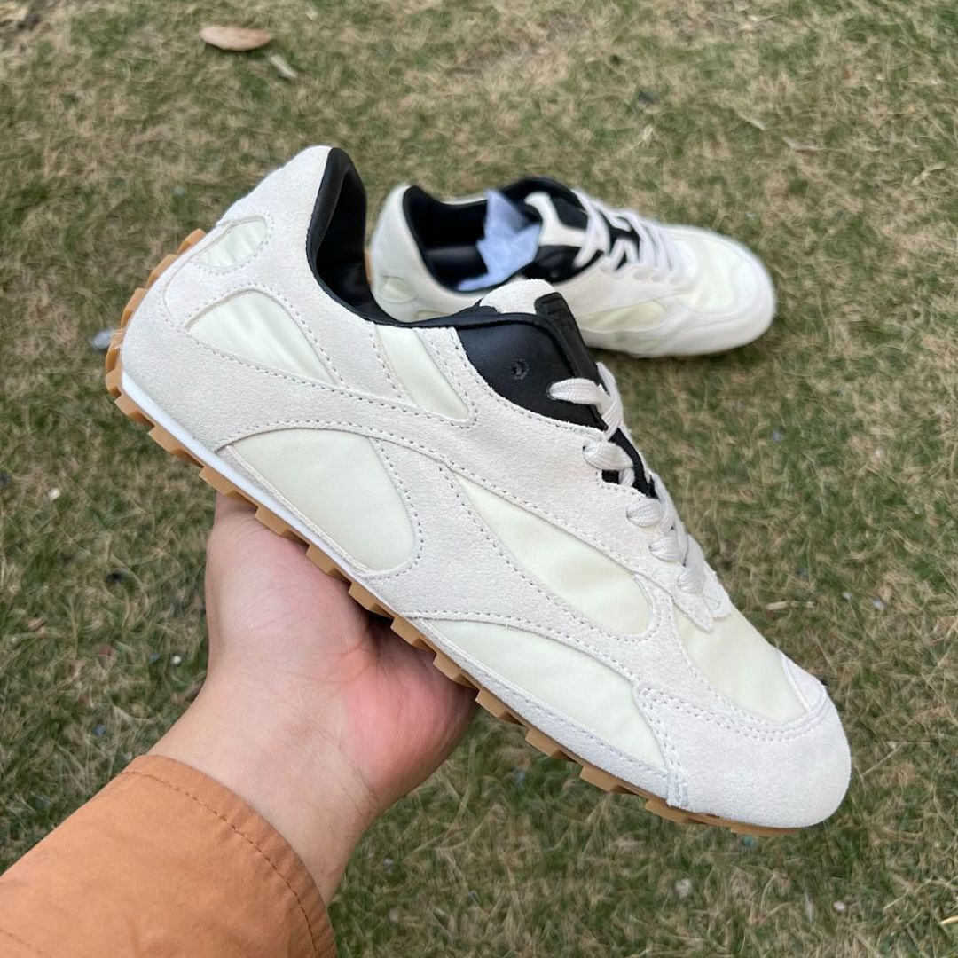 Reebok Aztrek 96 DV6641 Light Sand Cream Black Gum Retro Running Sneakers