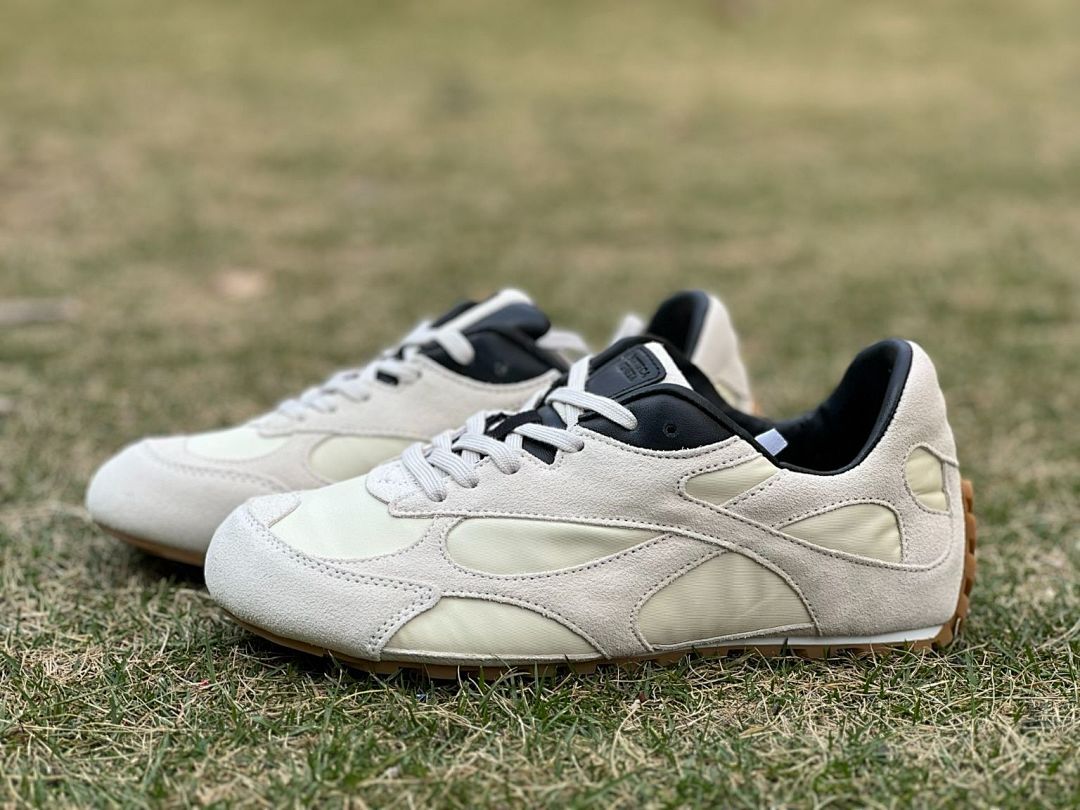 Reebok Aztrek 96 DV6641 Light Sand Cream Black Gum Retro Running Sneakers