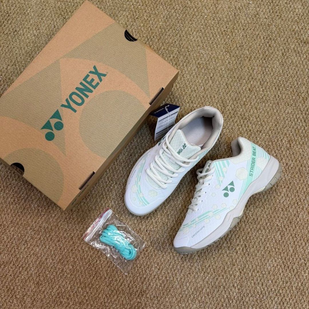 Yonex Strider Beat Badminton Shoes White Mint Green