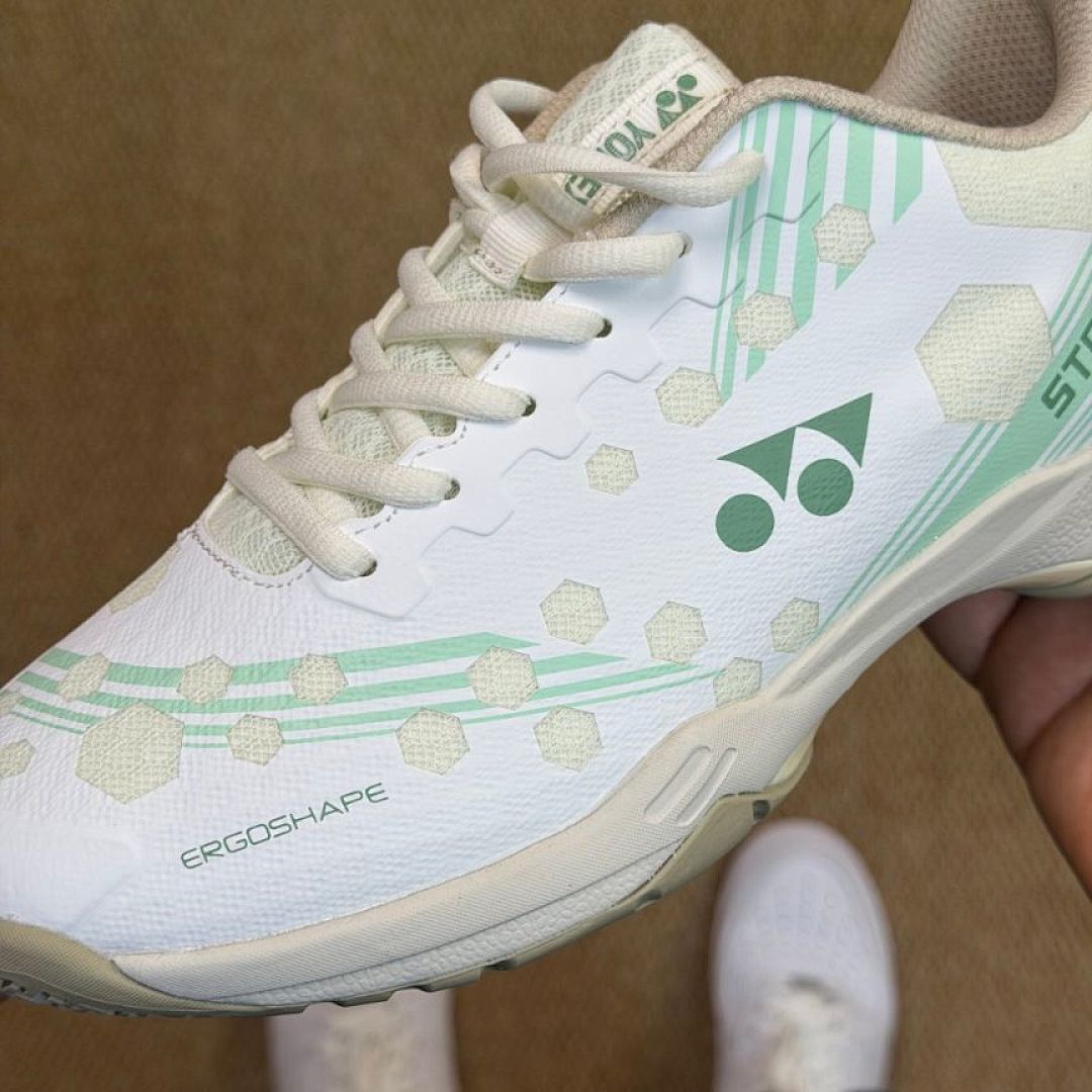 Yonex Strider Beat Badminton Shoes White Mint Green