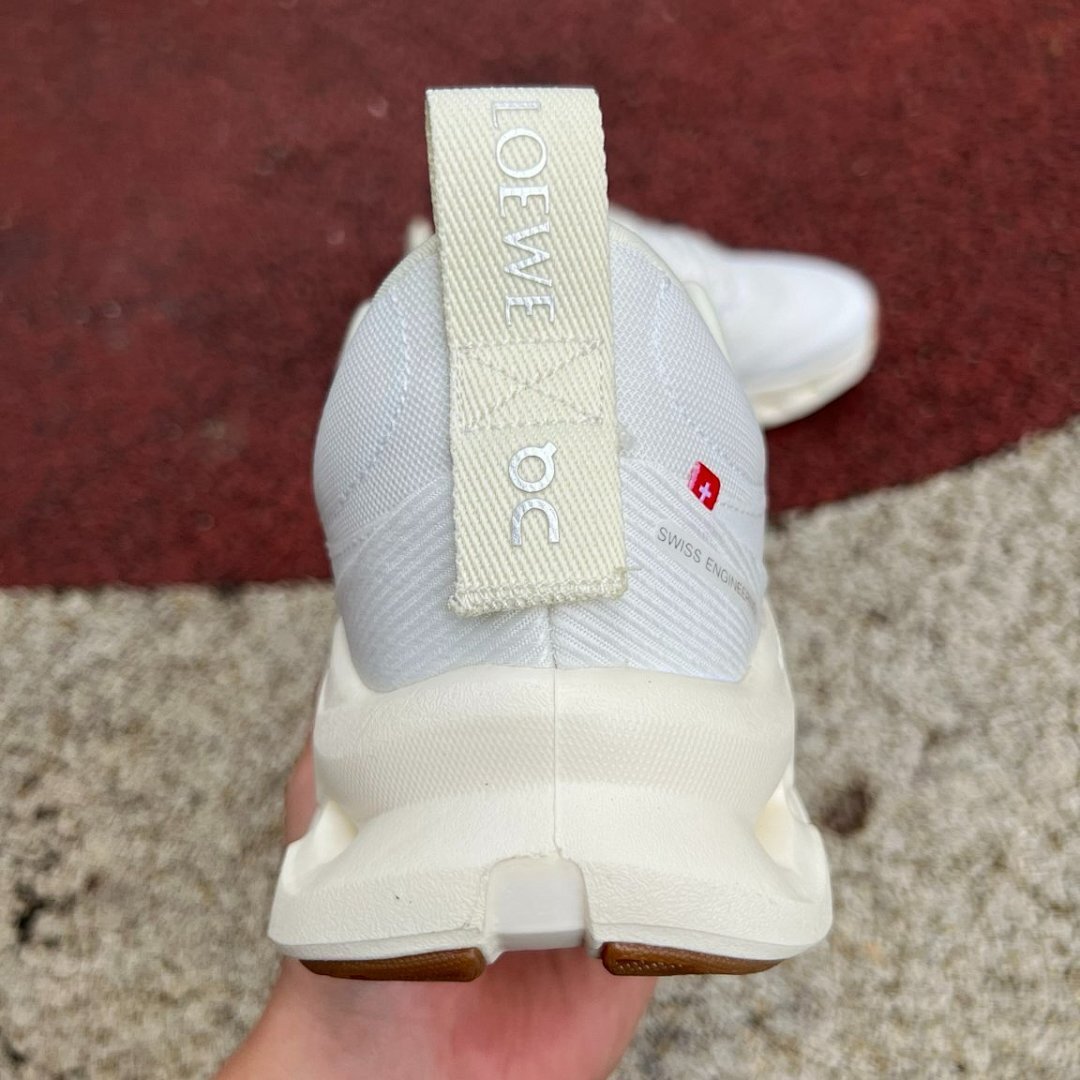 On Running CloudTec Phase Undyed Running Shoes