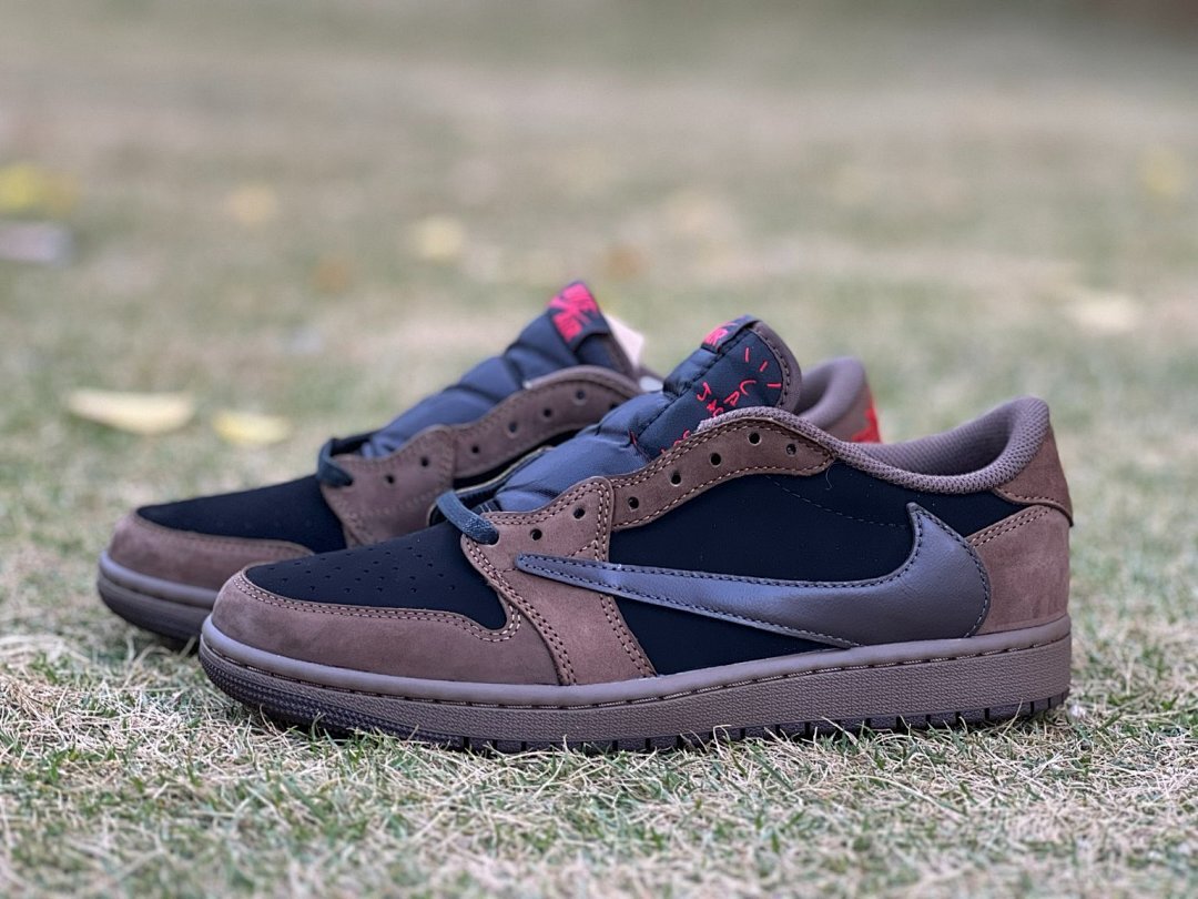 Travis Scott Air Jordan 1 Low Black Dark Mocha Reverse Swoosh