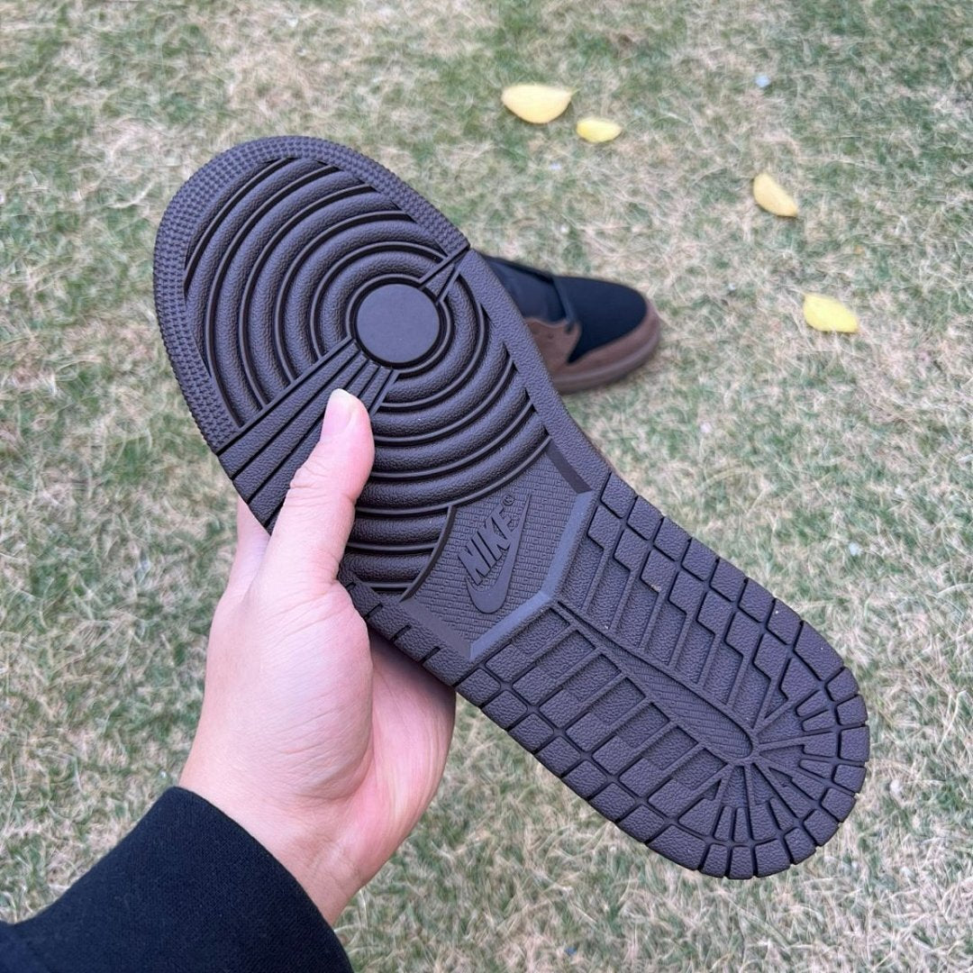 Travis Scott Air Jordan 1 Low Black Dark Mocha Reverse Swoosh