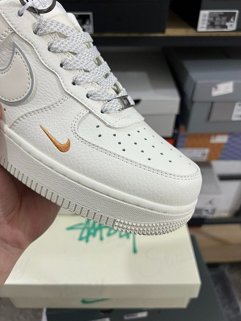 Nike Air Force 1 Low Stüssy Light Bone CZ9084-001 Sneakers Shoes Off-White Cream Metallic Swoosh