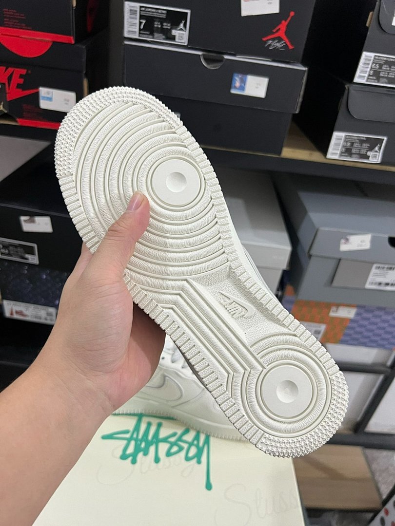 Nike Air Force 1 Low Stüssy Light Bone CZ9084-001 Sneakers Shoes Off-White Cream Metallic Swoosh