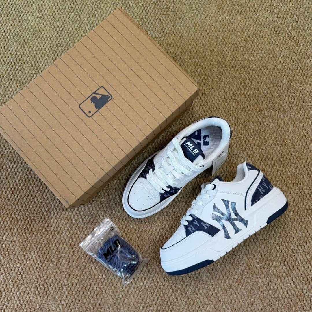MLB New York Yankees Monogram Low Top Platform Sneakers White Navy