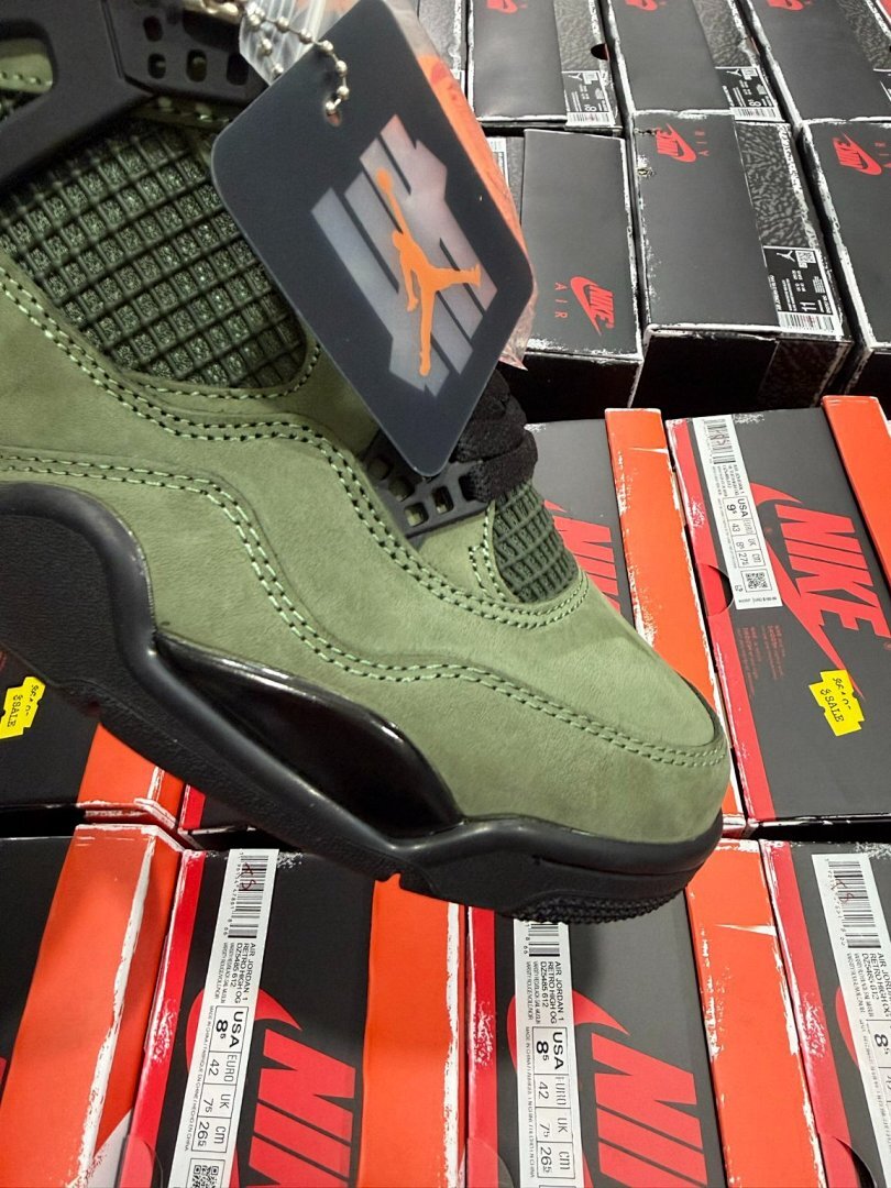 Air Jordan 4 Retro Travis Scott Cactus Jack Olive Black Sail