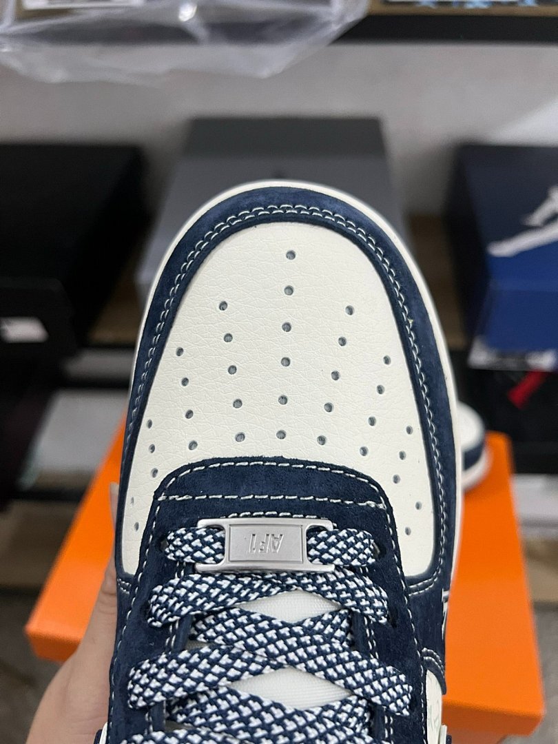 Louis Vuitton x Nike Air Force 1 Low Virgil Abloh Monogram Navy Blue Cream Sneakers N140