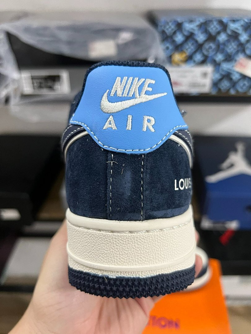 Louis Vuitton x Nike Air Force 1 Low Virgil Abloh Monogram Navy Blue Cream Sneakers N140