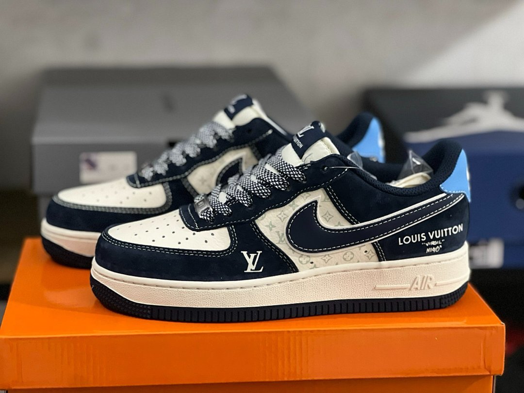 Louis Vuitton x Nike Air Force 1 Low Virgil Abloh Monogram Navy Blue Cream Sneakers N140