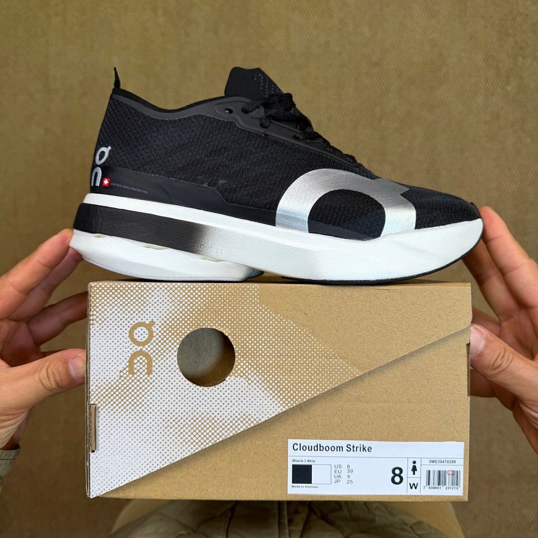 On Running Cloudgo Black Silver White Running Shoes