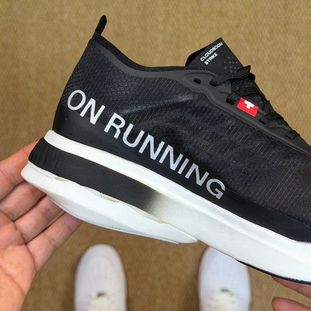 On Running Cloudgo Black Silver White Running Shoes