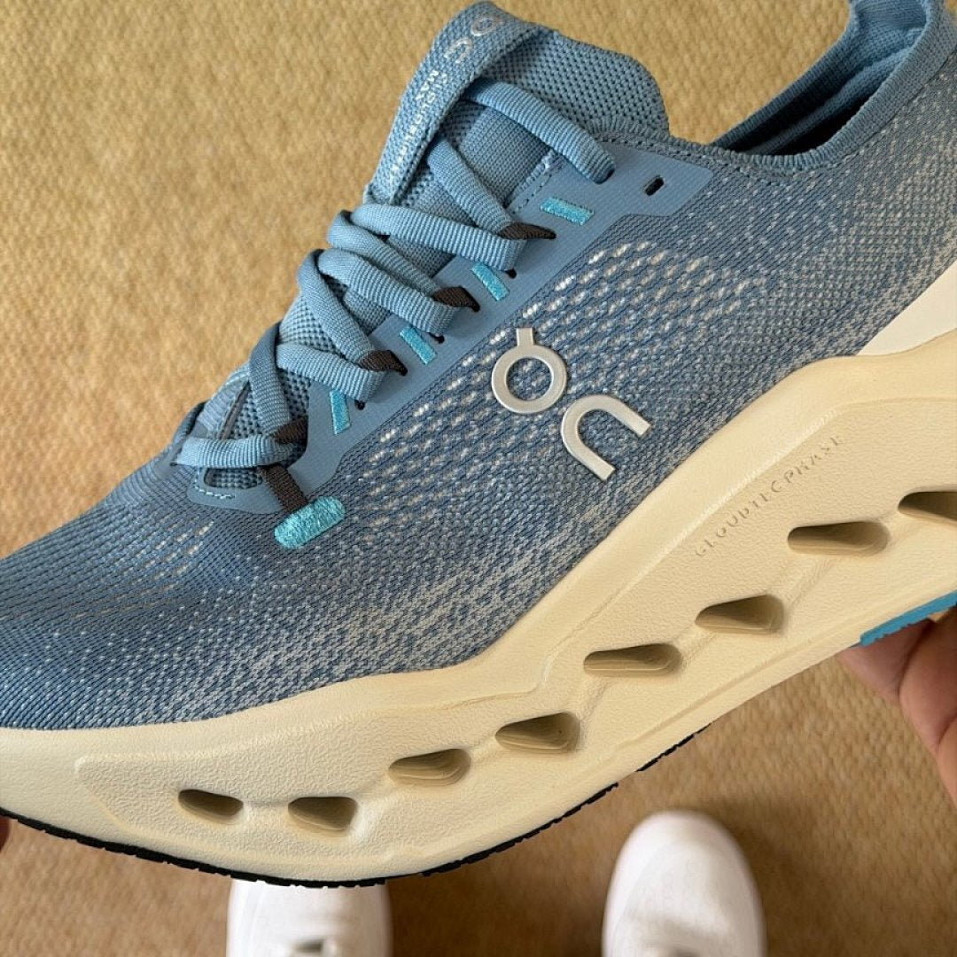 On CloudTec Phase Undyed Sky Light Blue Running Shoes 30.98270