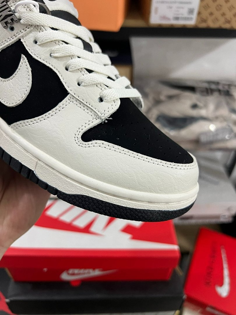 Nike Dunk Low SE Vintage Panda Black Sail Embossed Sneakers DX3197-001