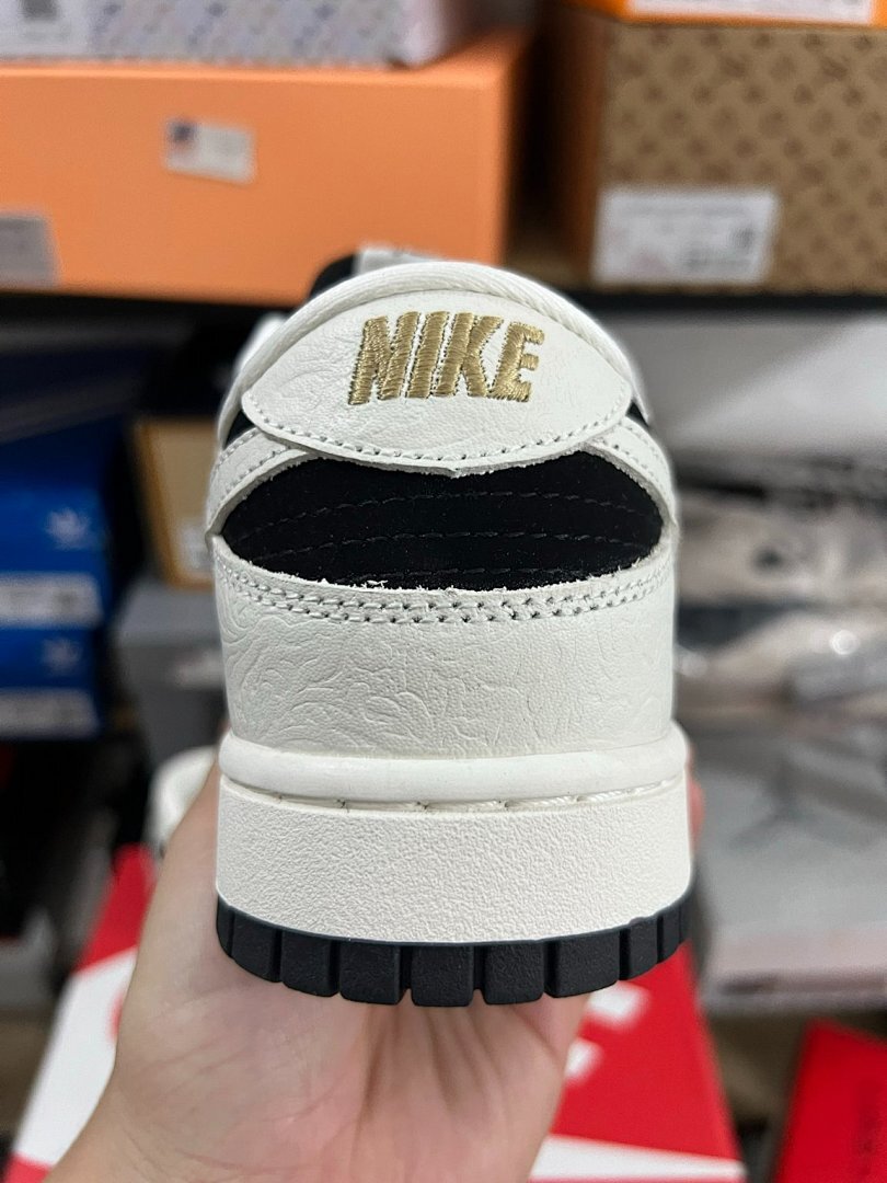 Nike Dunk Low SE Vintage Panda Black Sail Embossed Sneakers DX3197-001