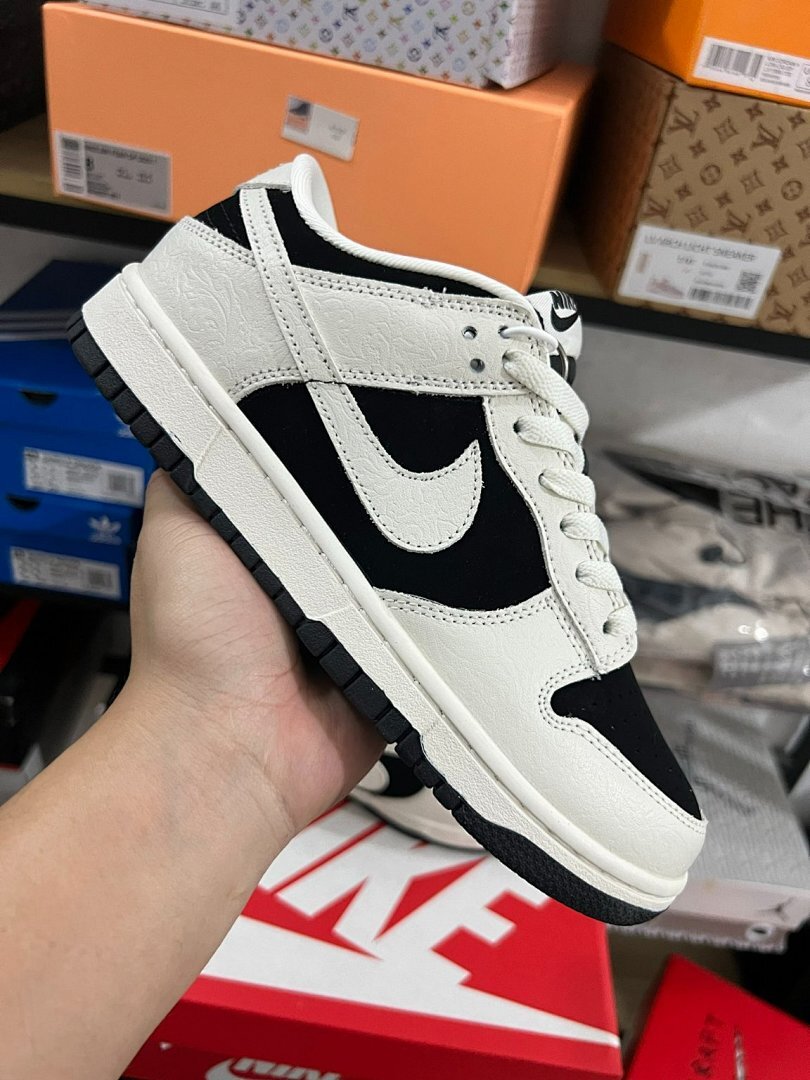 Nike Dunk Low SE Vintage Panda Black Sail Embossed Sneakers DX3197-001