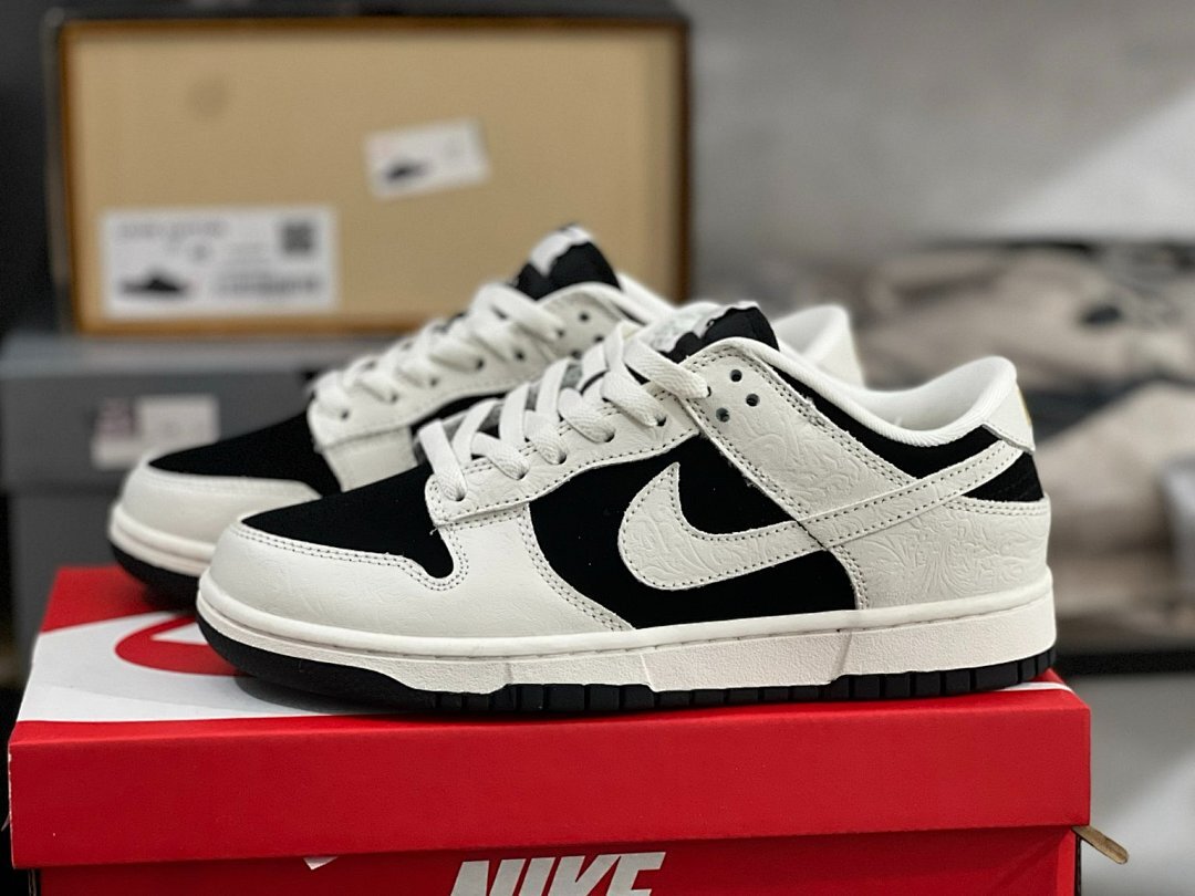 Nike Dunk Low SE Vintage Panda Black Sail Embossed Sneakers DX3197-001