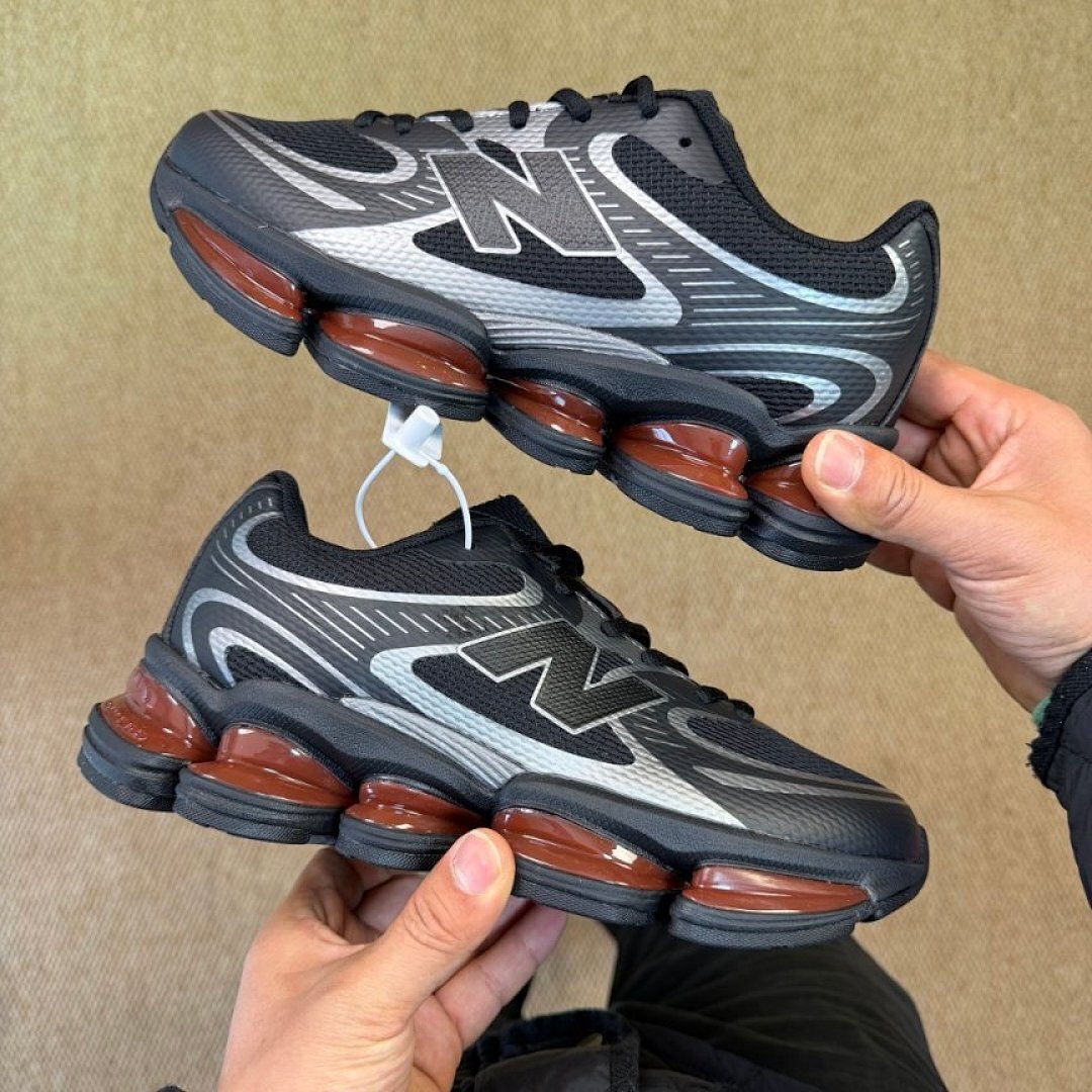 New Balance Black Silver Metallic Pod Sole Runner Sneakers
