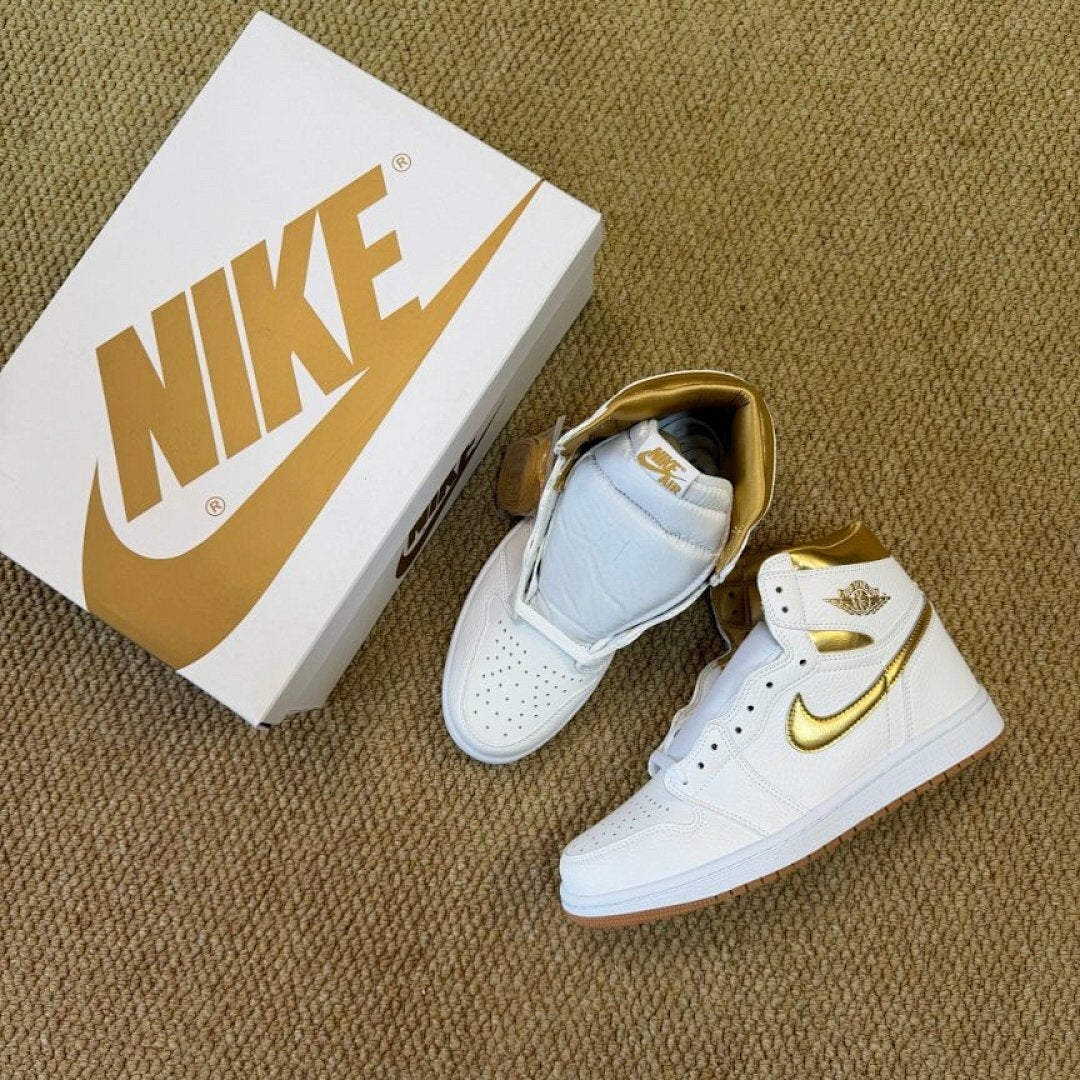 Nike Air Jordan 1 Retro High OG 'Metallic Gold' White Gold Gum Sole Sneakers 555088-103