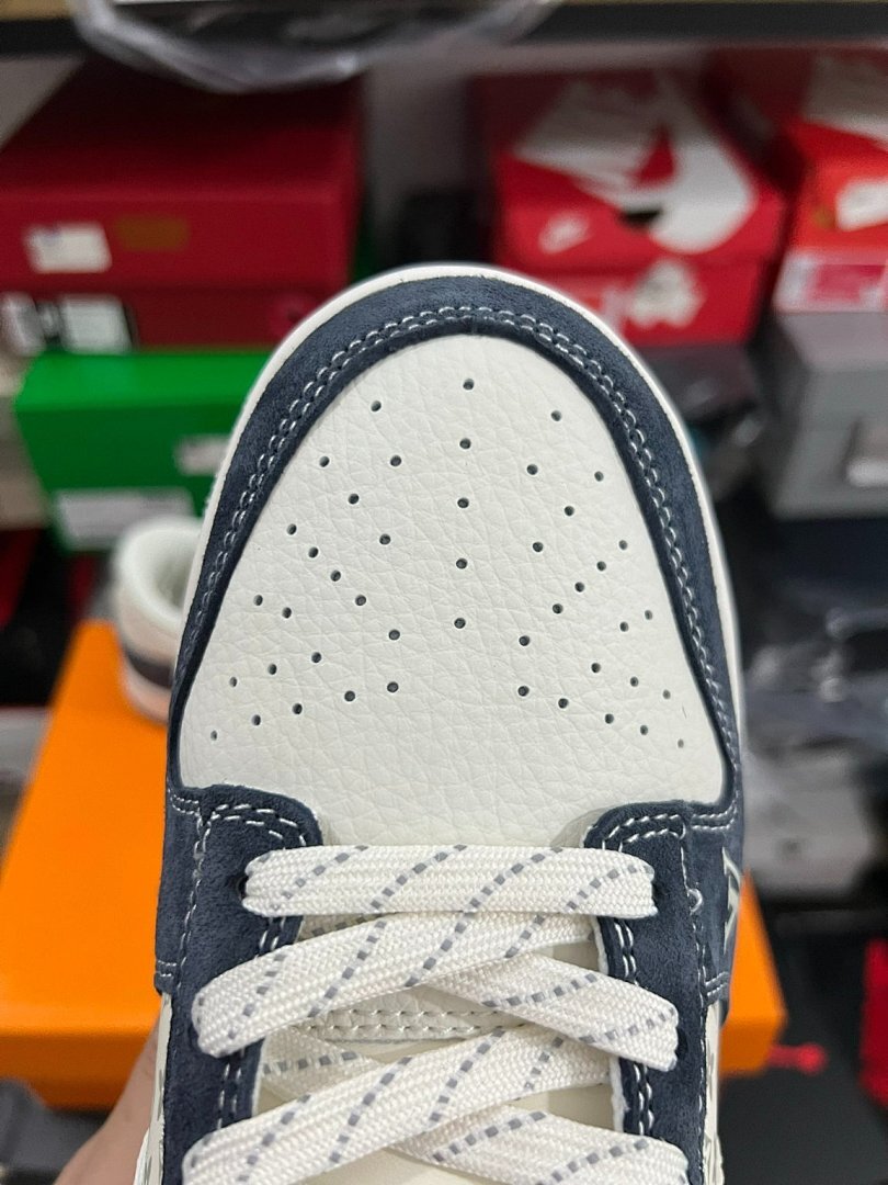 Louis Vuitton Nike Dunk Low Virgil Monogram Navy Cream Sneakers NI40
