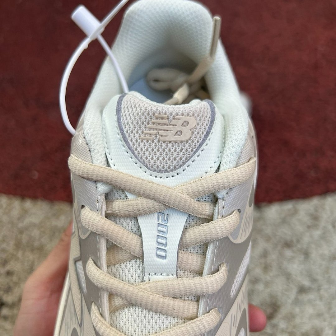 New Balance 1906R Sea Salt with Pink Haze Sneakers M1906REE