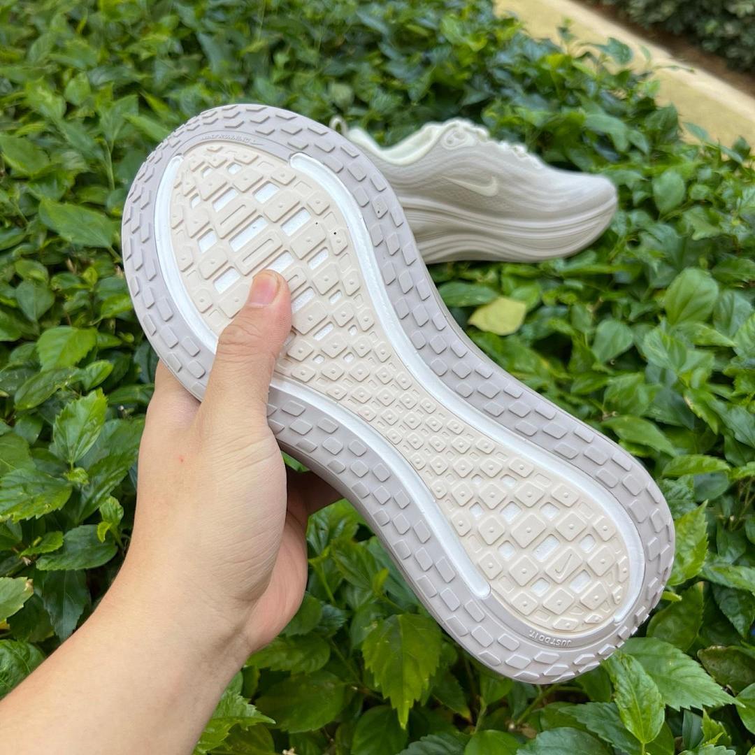 Nike ZoomX Invincible Run Flyknit 3 Running Shoes - Sail Light Bone Phantom FJ1046-100