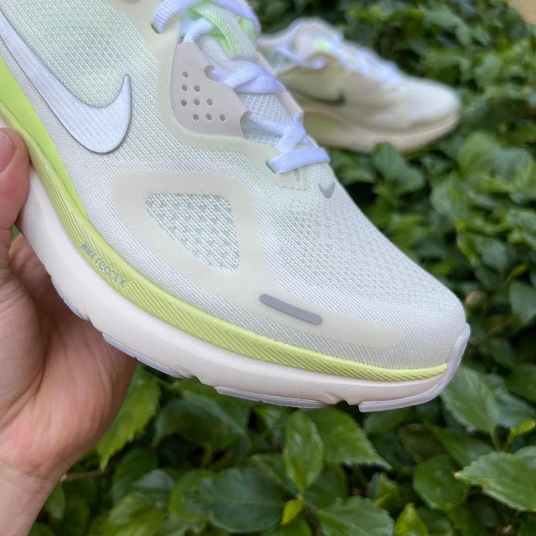 Nike Invincible 3 ReactX Road Running Shoes Sail Ghost Green Metallic Silver DR2615-101