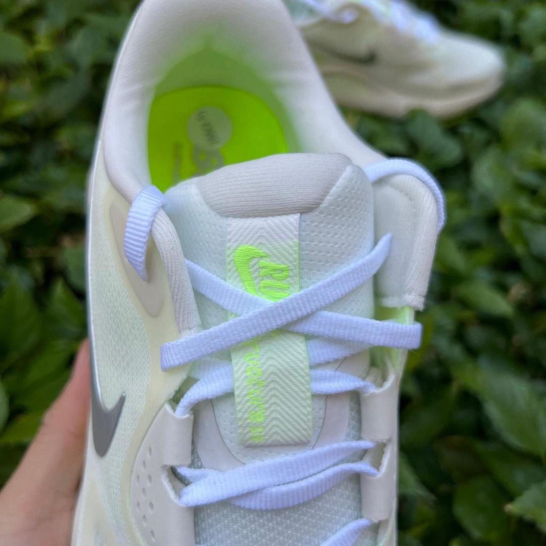 Nike Invincible 3 ReactX Road Running Shoes Sail Ghost Green Metallic Silver DR2615-101