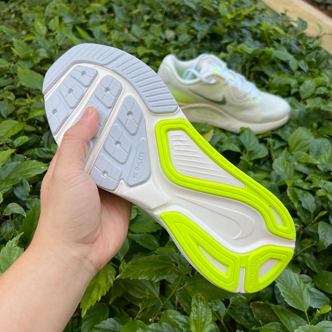 Nike Invincible 3 ReactX Road Running Shoes Sail Ghost Green Metallic Silver DR2615-101