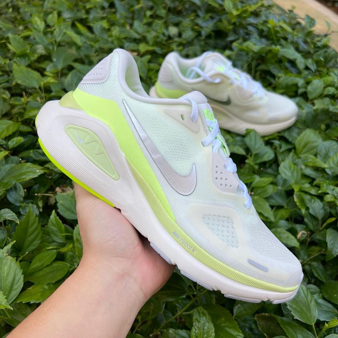 Nike Invincible 3 ReactX Road Running Shoes Sail Ghost Green Metallic Silver DR2615-101