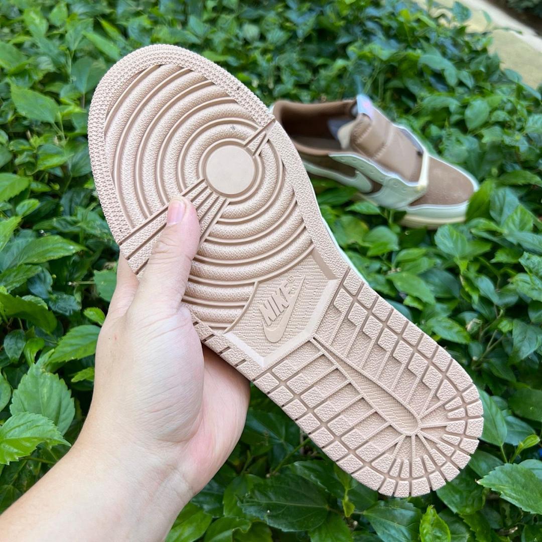 Nike Air Jordan 1 Low OG SP Travis Scott Reverse Mocha DM7866-162 Brown Cream Reverse Swoosh Sneakers