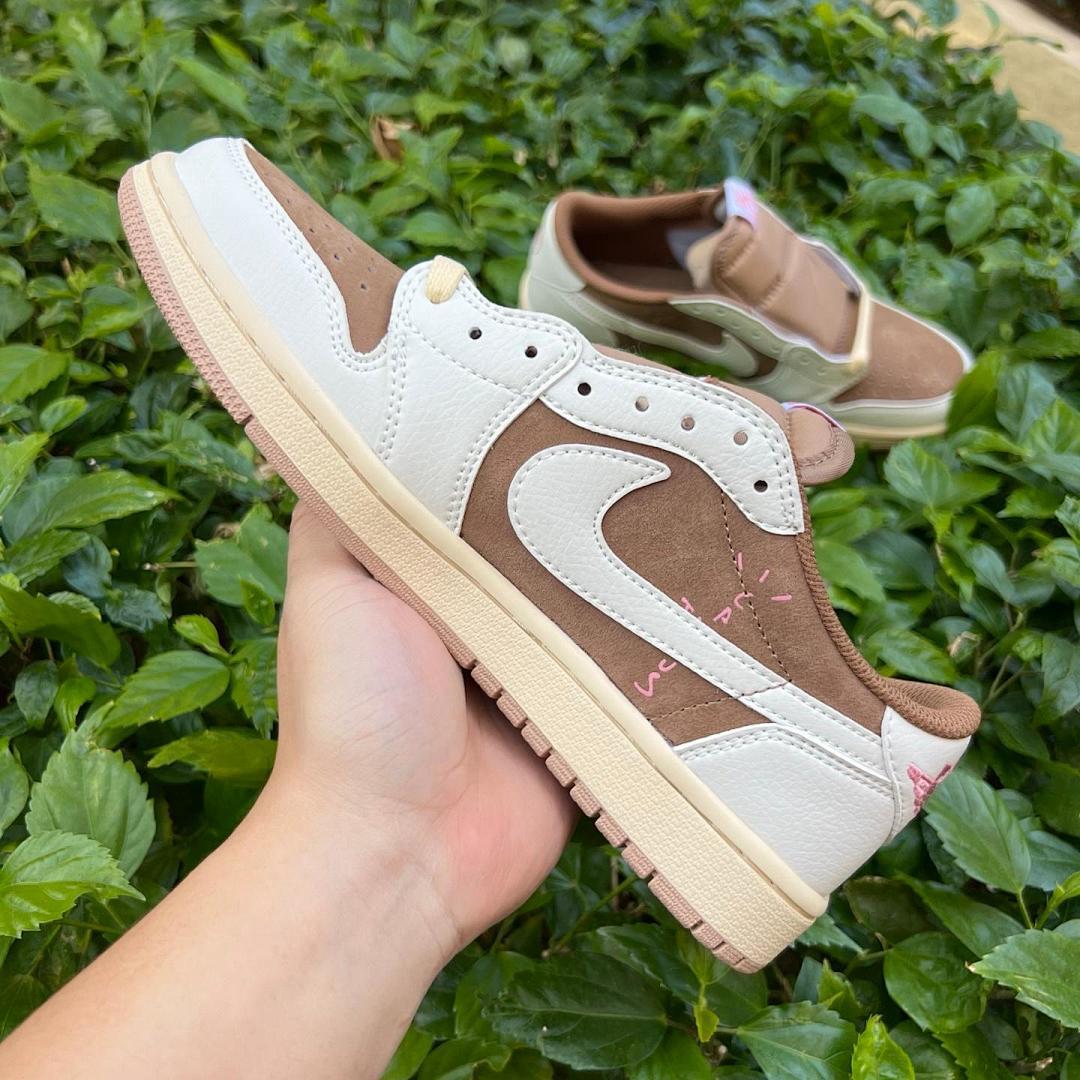 Nike Air Jordan 1 Low OG SP Travis Scott Reverse Mocha DM7866-162 Brown Cream Reverse Swoosh Sneakers
