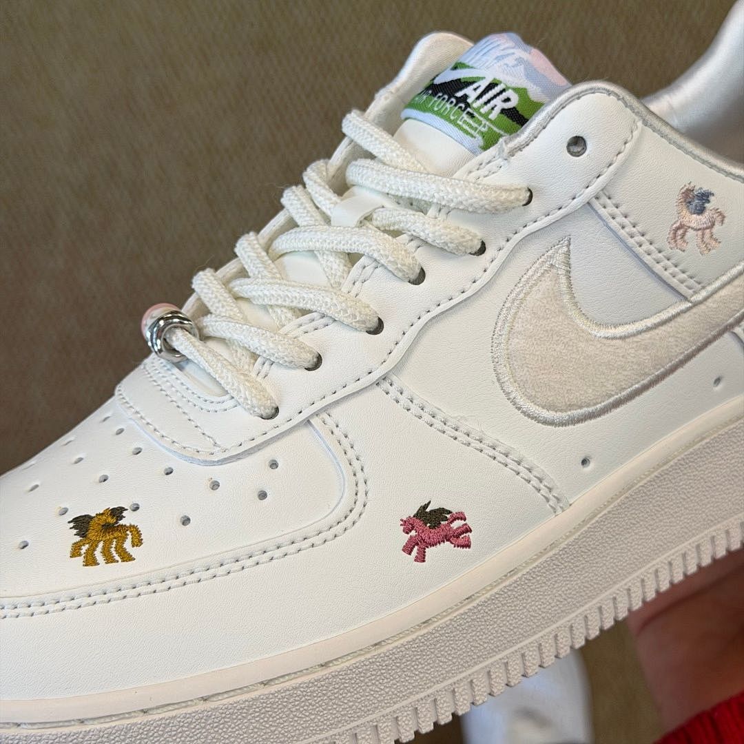 Nike Air Force 1 Low 'Year of the Dragon' 2024 White Embroidered Lunar New Year Sneakers FZ5069-111