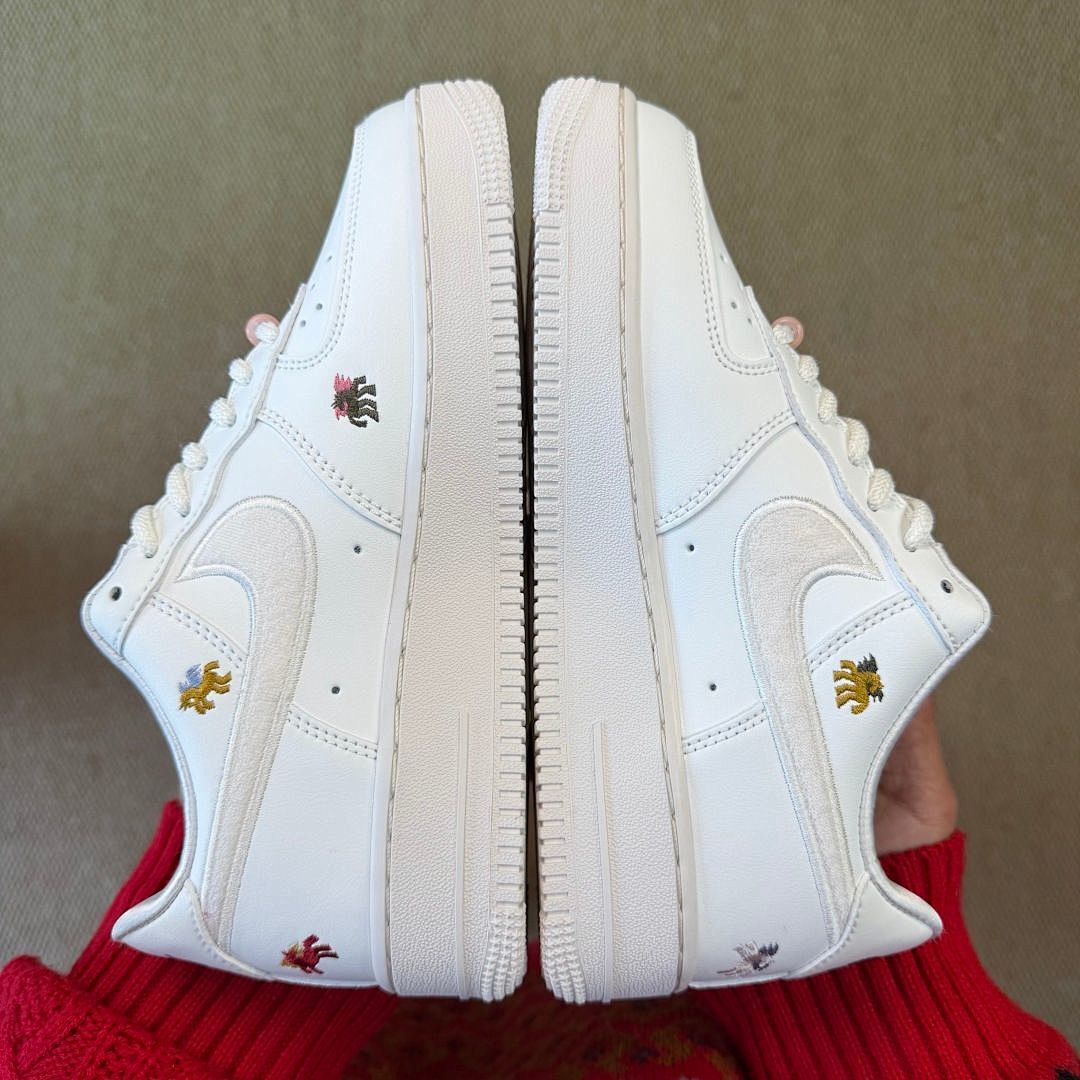 Nike Air Force 1 Low 'Year of the Dragon' 2024 White Embroidered Lunar New Year Sneakers FZ5069-111
