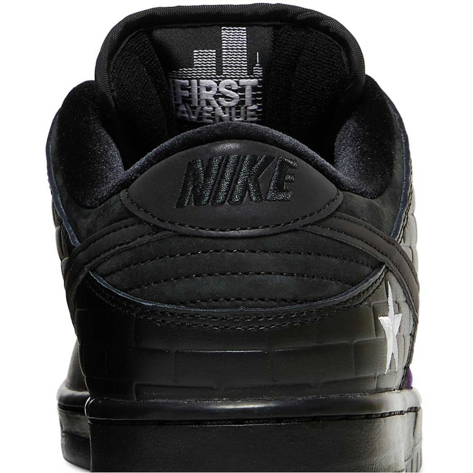 Familia X Nike SB Dunk Low Pro QS First Avenue DJ1159-001