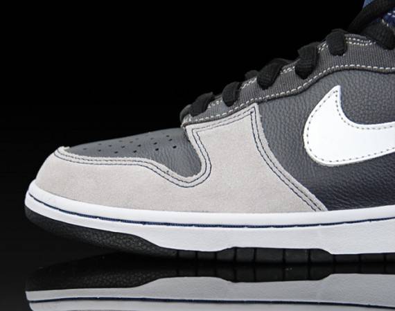 Nike Dunk High Pro SB Un-Futuras 305050-015