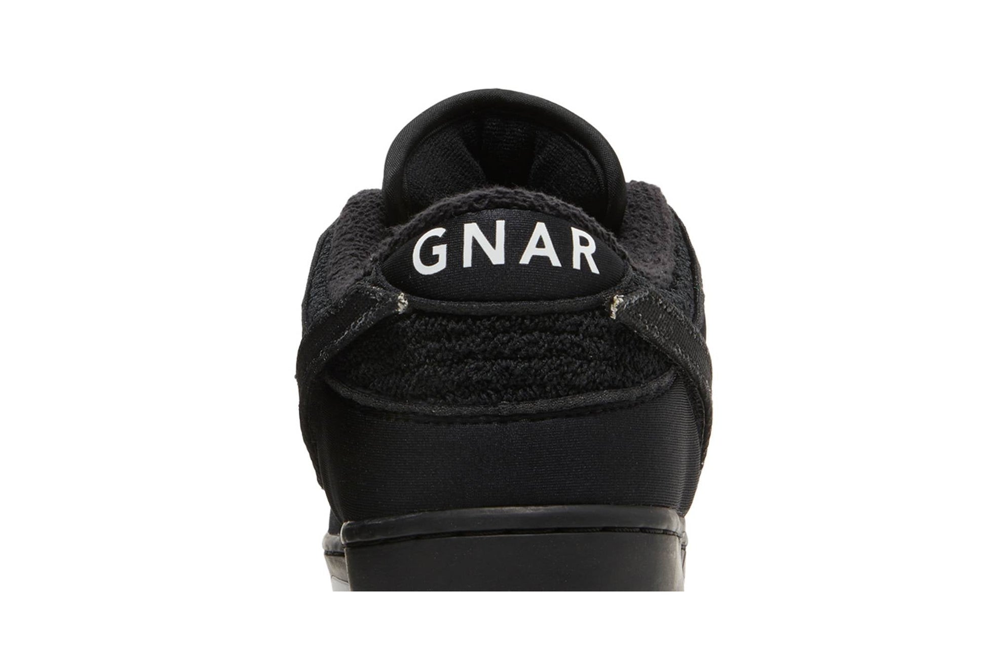 Gnarhunters X Nike SB Dunk Low DH7756-010