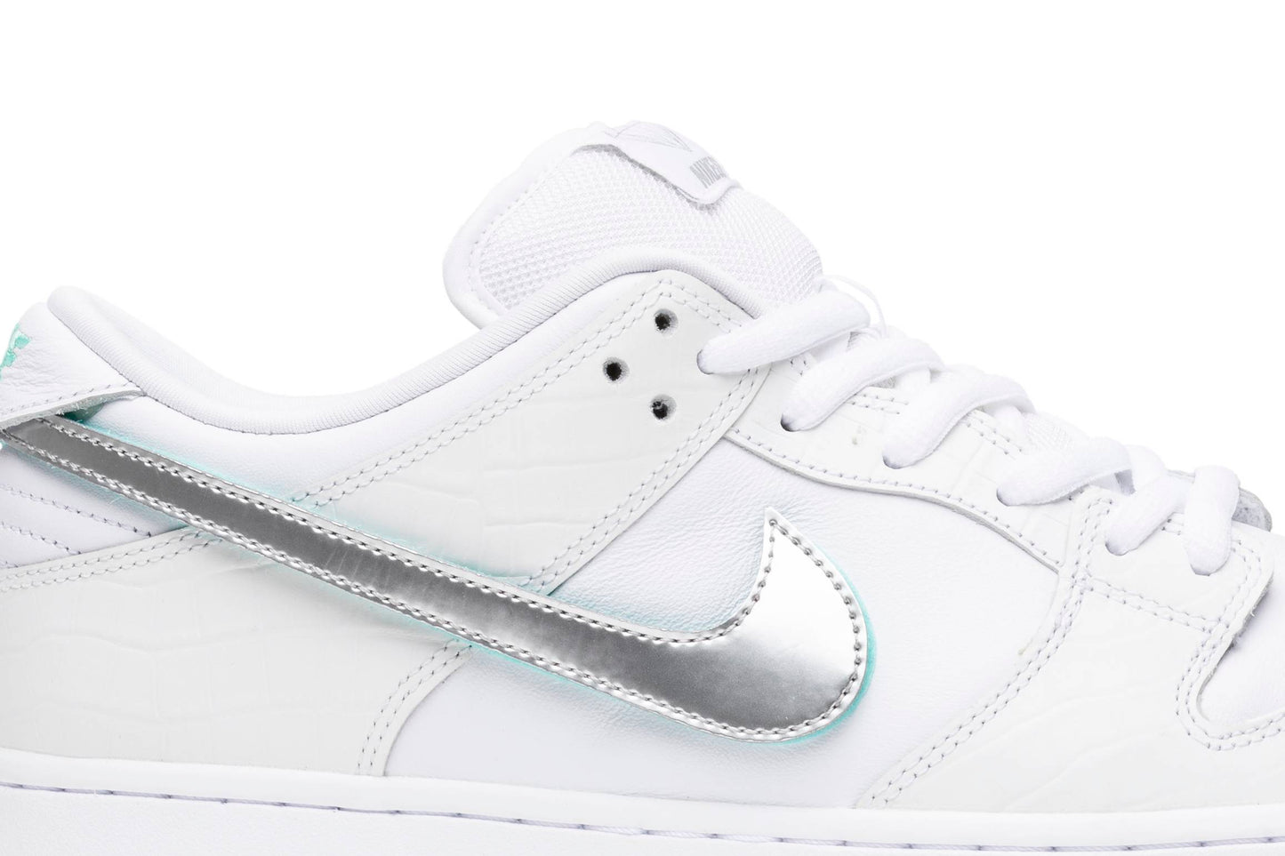 Diamond Supply Co. X Nike SB Dunk Low Pro White Diamond BV1310-100