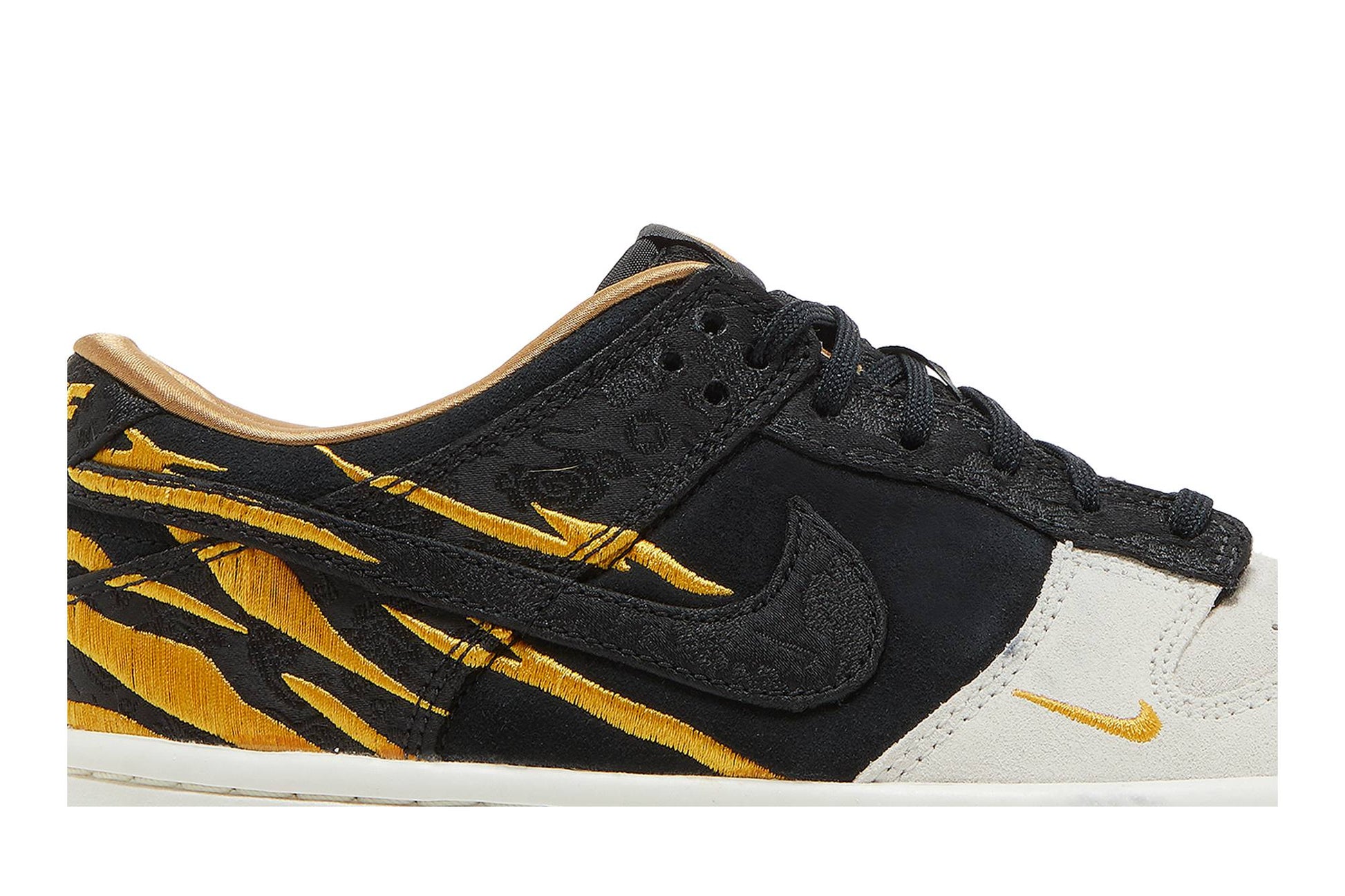 ( Grade School ) Nike Dunk Low 'Year Of The Tiger' DQ5351-001
