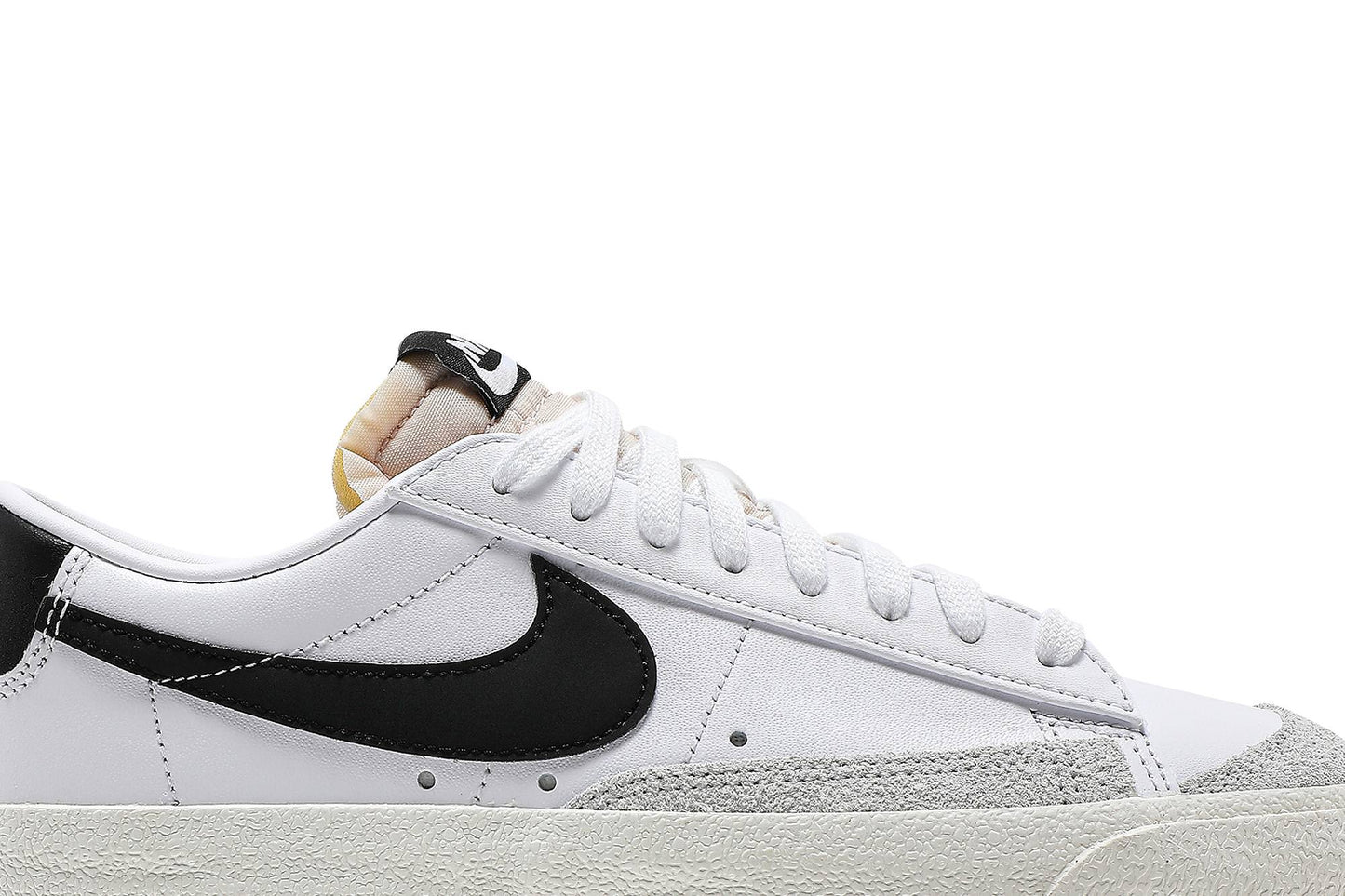 ( Women ) Nike Blazer Low '77 'White Black' DC4769-102