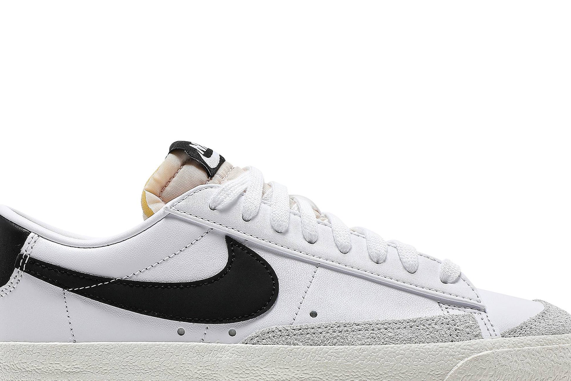 ( Women ) Nike Blazer Low '77 'White Black' DC4769-102
