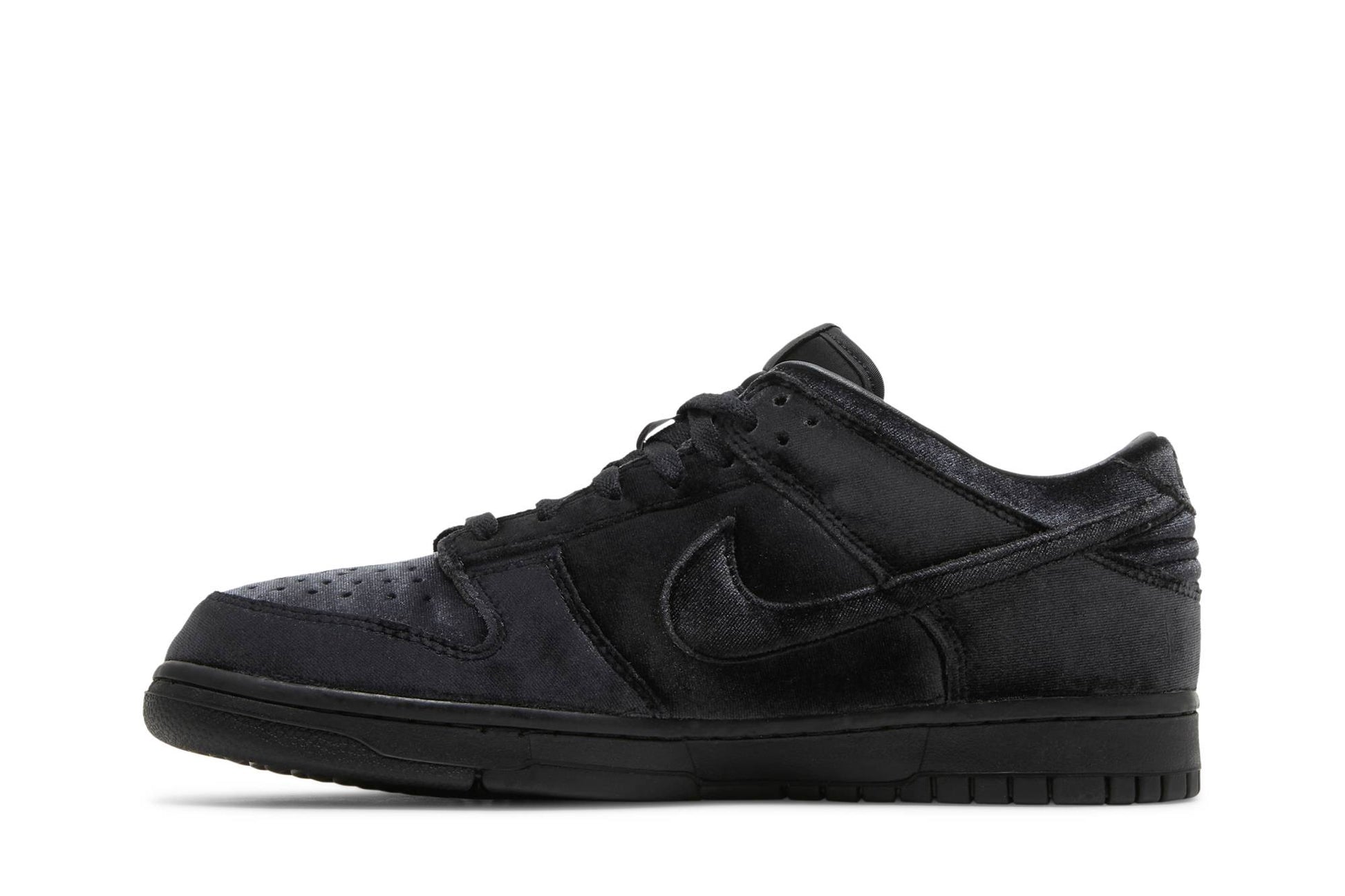 Dover Street Market X Nike Dunk Low 'Triple Black' DH2686-002
