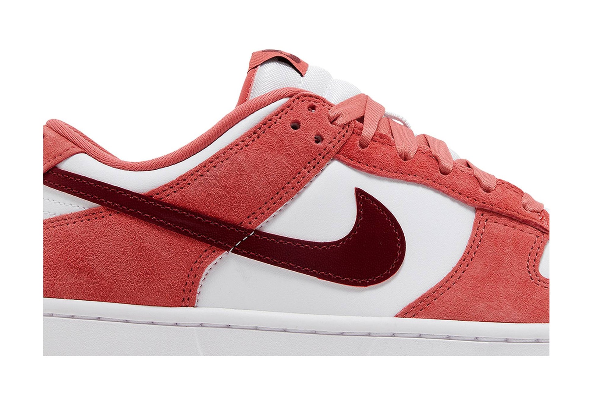 ( Women ) Nike Dunk Low Valentines Day 2024 FQ7056-100