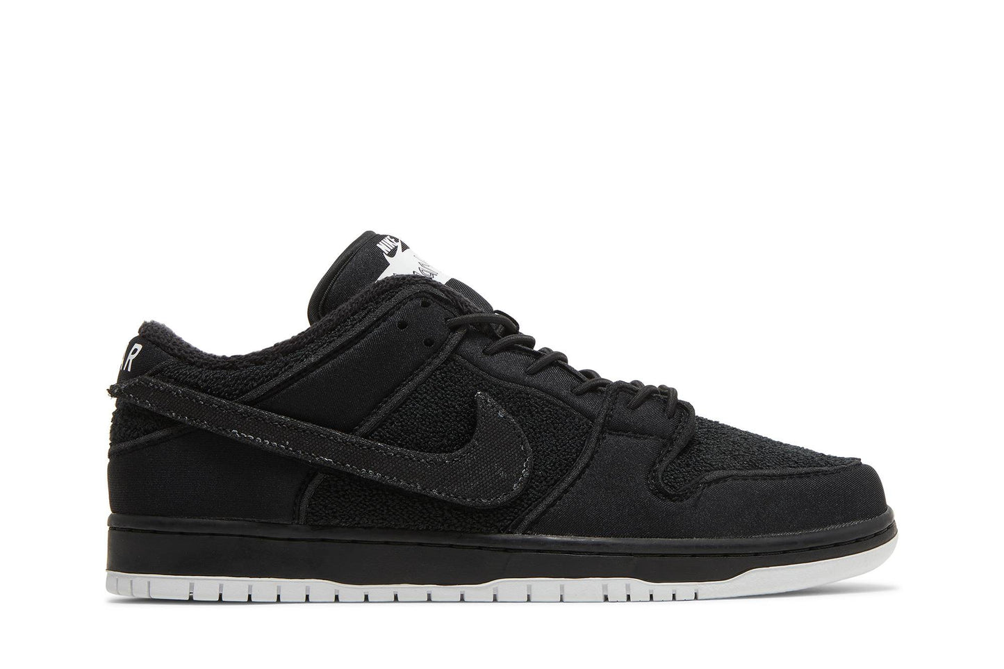 Gnarhunters X Nike SB Dunk Low DH7756-010
