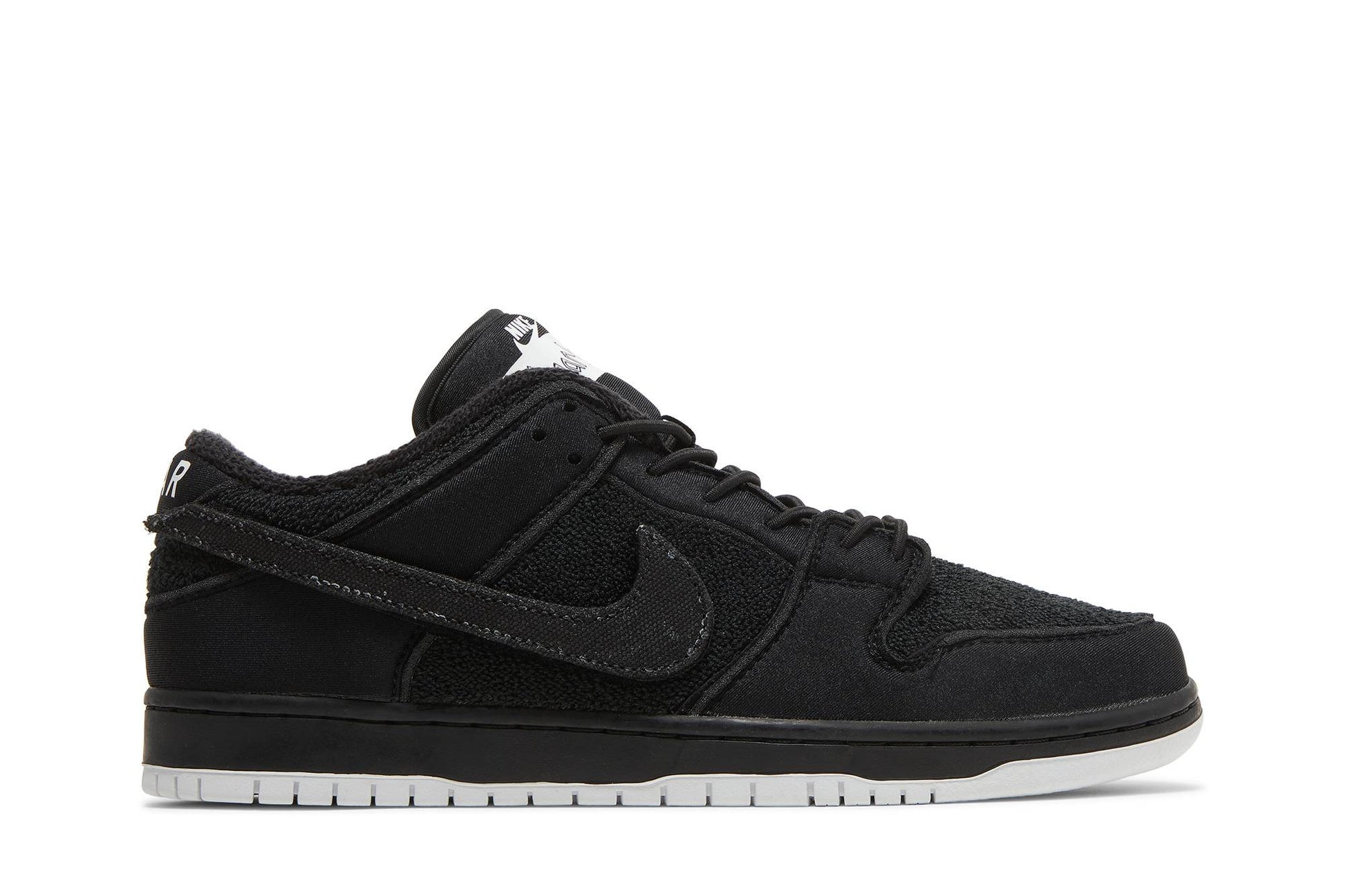 Gnarhunters X Nike SB Dunk Low DH7756-010
