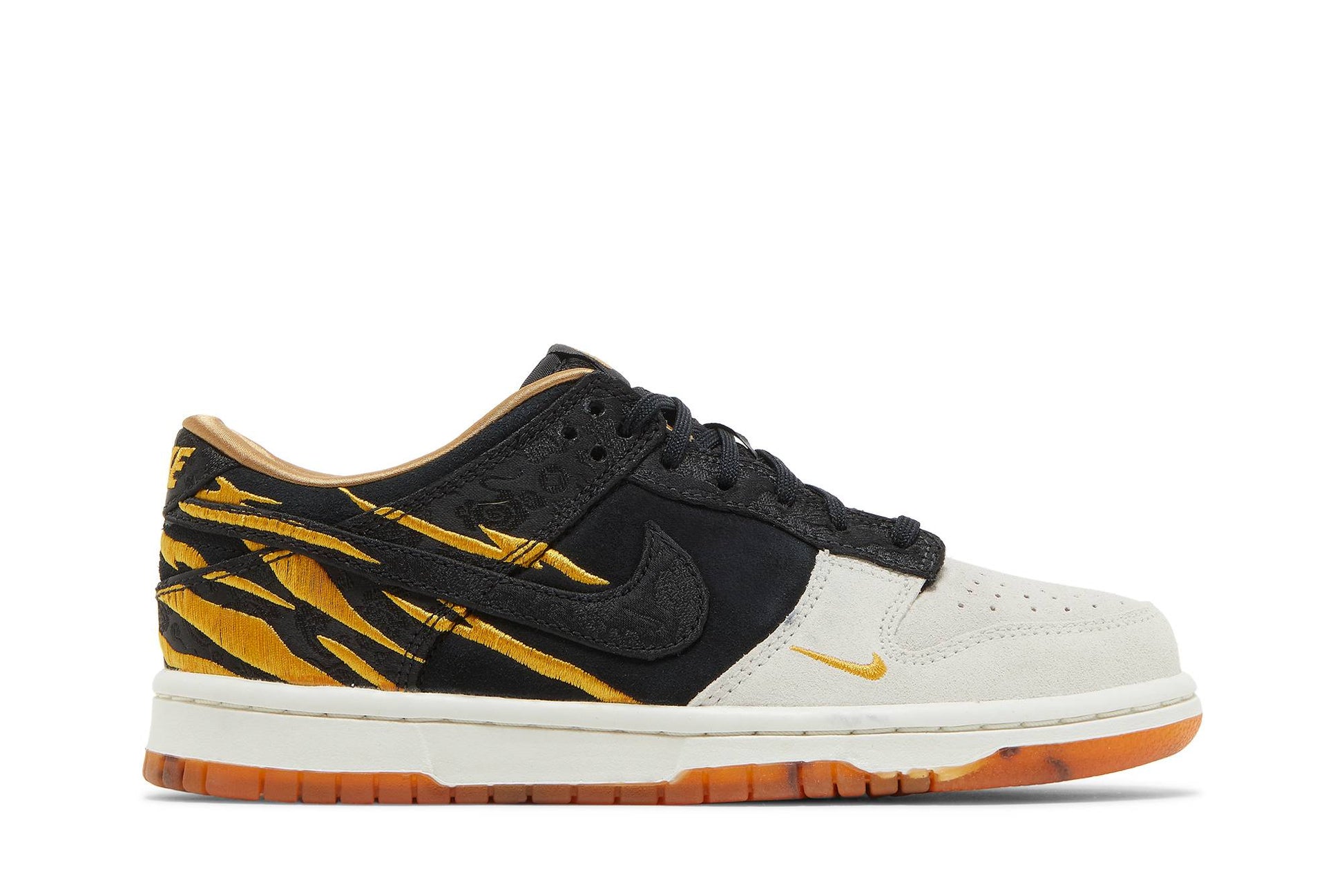 ( Grade School ) Nike Dunk Low 'Year Of The Tiger' DQ5351-001