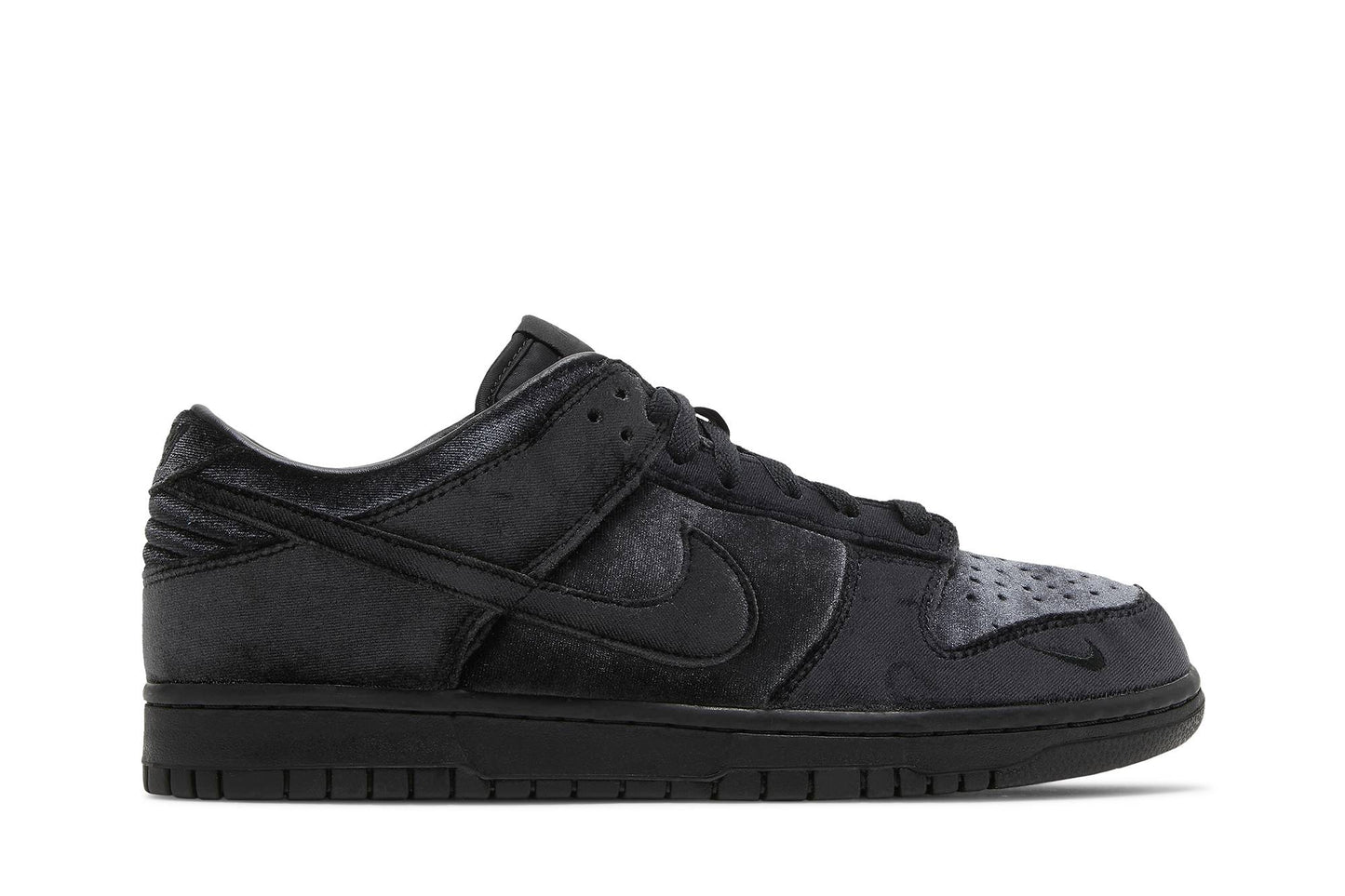 Dover Street Market X Nike Dunk Low 'Triple Black' DH2686-002